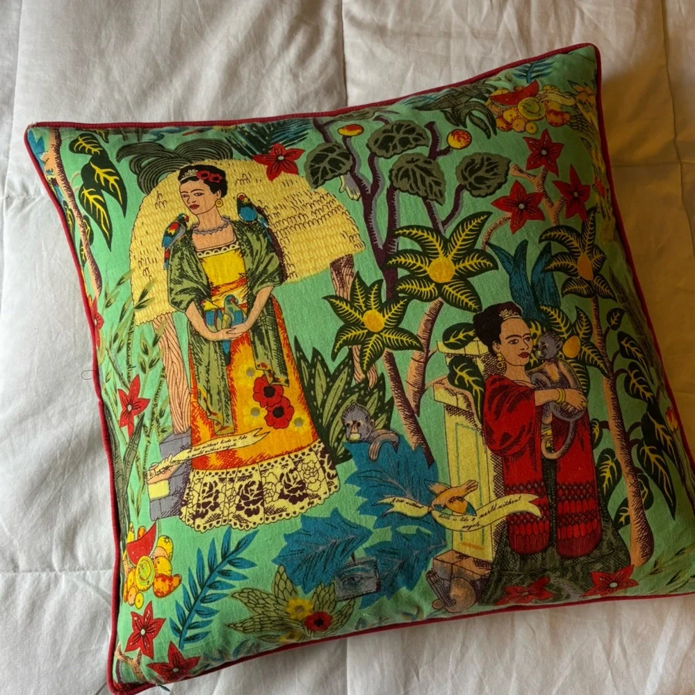 Frida Kahlo Pillow 20x20 feather down - Picture 1 of 4